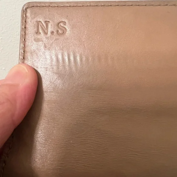 Louis Vuitton Shiny mustard patent leather Long snap on Wallet👌🌹❤️ - Picture 10 of 11